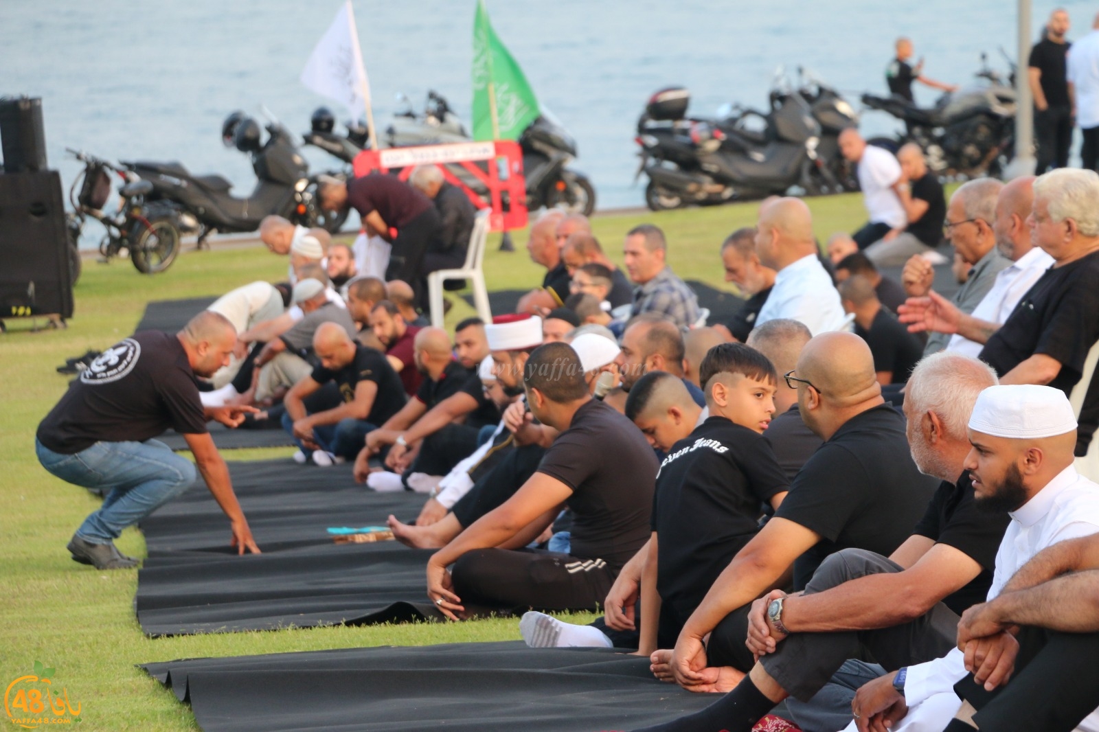 أهالي يافا يؤدون صلاة عيد الأضحى المبارك في متنزه العجمي